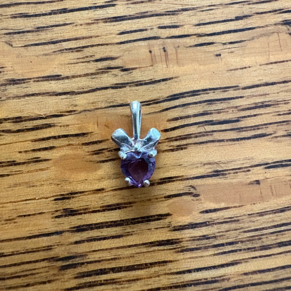 Avon Sterling Silver and Amethyst Heart pendant